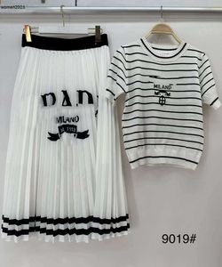 Women Women Luxurious Two Piebras Traje T Camiseta Mangas de mangas cortas Moda de la cintura alta Falda larga Dic 182