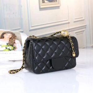 2024 Brand Sac féminin pour le créateur de luxe en cuir authentique pour Channel Femmes Brand Messange Retro Thread Heart Female Cross Bag