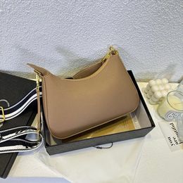 Merk dameshandtas 24SS Messenger Bags Nieuwe mode Crossbody tas Veelzijdige Crescent okseltas