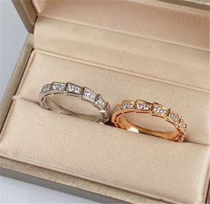 Merk dames mode -ringen voor vrouwen originele klassieke van topkwaliteit klassieke slangvormige diamanten ring ontwerper jewelly