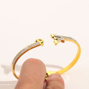 Bracelets de marque Femmes Braceuse Braceuse Bracelet Crystal Crystal plaqué en acier inoxydable Amoureux de mariage Gift Bijoux Zg13
