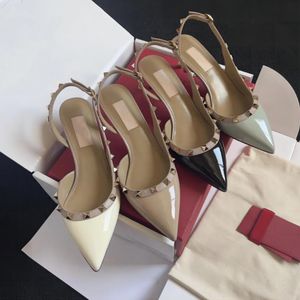 Sandalias con remaches de diseñador de marca Zapatos de tacón para mujer Diseñador informal Oro Mate Sexy Zapatos de tacón con remaches de cuero para boda con bolsa para el polvo