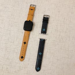Merken Letter Smart Watch -riemen voor Apple Watchs 1 2 3 4 5 SE 6 LEATHES RANTEN Paren AppleiWatch 38 40 42 44 mm 5color