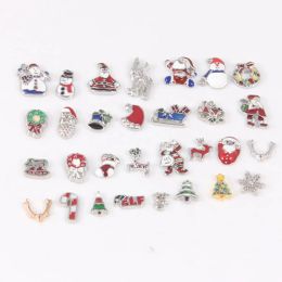 Bras 100pcs Nouveaux charmes cadeaux de Noël Père arbre de Noël arbre de Noël Bell Snowman Snowflake Charmes flottants pour le médaillon en verre flottant