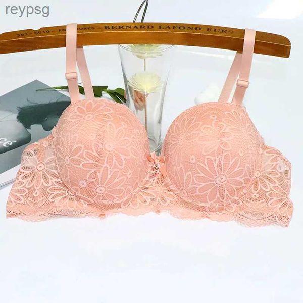 Soutiens-gorge Soutien-gorge en dentelle pour femmes grande tasse 1/2 sous-vêtements à armatures florales Sexy dames Push Up soutien-gorge mince demi-tasse 36-42C noir rassembler brassière YQ240203