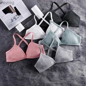 Soutiens-gorge Ensembles de soutiens-gorge femmes sport soutien-gorge confort coton soutiens-gorge pour femmes mince Style français Bralette Sexy profond V Triangle tasse croix débardeur soutien-gorge Yoga gymnase YQ240203