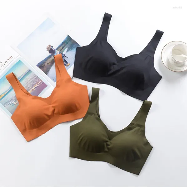 Bras Ice Silk Bra Tank Top sous-vêtements Bralette rembourrée Gitre sans couture Les femmes poussent la lingerie rassemblée de grande taille Yoga