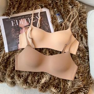 Soutien-gorge une pièce sexy soutien-gorge sous-vêtements sans couture avec des tasses minces rassemblées et sans anneaux en acier pour des hauts respirants confortables push up