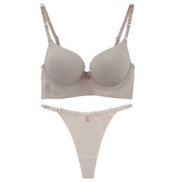 Bras Sets 2023 New Bras Set 32/70 34/75 36/80 38/85 40/90 BC Cup Underwear pour femmes beige noire violet rouge blanc grn grn y240513