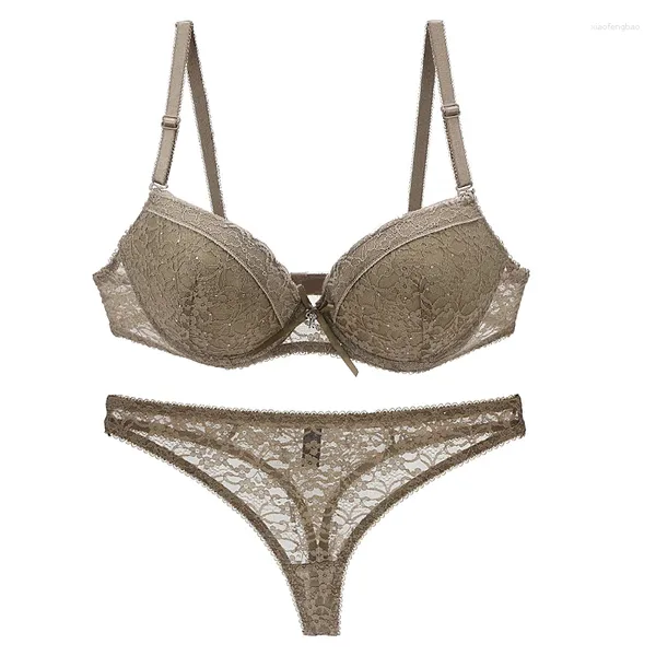 Conjuntos de sujetadores 2024 Lujo Francés Sexy Gold Lace Bra Push Up Lencería Damas 34/75 36/80 38/85 40/90 42/95 BCDE Copa Ropa interior para mujeres