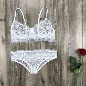 Soutien-gorge Ensembles 2024 Sexy Cils Dentelle Soutien-Gorge Ensemble Dames Bralette Push Up Lingerie Slips Femmes Profonde V Croix Dos Transparent G-string