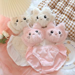 Ensembles de soutiens-gorge mignon fille japonaise douce en peluche Sexy dentelle soutien-gorge ensemble sous-vêtements costume dessin animé Animie oreilles de chat broderie femmes Lingerie Brifes