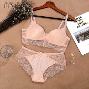 Soutien-gorge Ensembles Soutien-gorge en dentelle pour femmes Confort sans fil Soutien-gorge Sexy Lingerie Ensemble Mode Femme Fil Gratuit Floral Sous-Vêtements Costume Coton Filles Panty Y200115 L230919