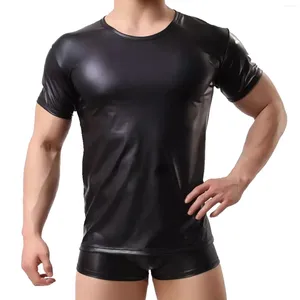 Bras Définit les hommes en cuir breveté sexy haut de scène noir Bar Performance Performance rond couche à manches courtes t-shirts Gais hommes de club de club