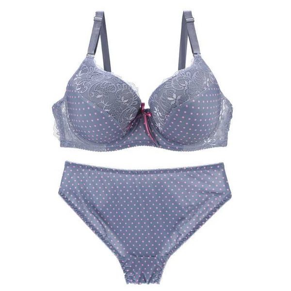 Les soutiens-gorge définissent de nouvelles bretelles de dentelle sexy plongeon push up Bras Women Underwear plus taille lingerie bcde tasse sous-armoureuse brassiere y240513