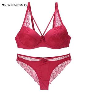 Bras Sets Nouvelle Brand sin costura Sets Set BCDE Cup Lace Bow Sears para mujer Push Up Bound Tize Lunding Lingerie Y240513