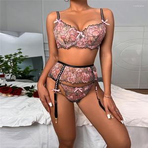 Conjuntos de sujetadores de talla grande bordado Floral conjunto de lencería Sexy erótico ver a través de malla Sujetador Push Up breve Panty ropa interior disfraces íntimos