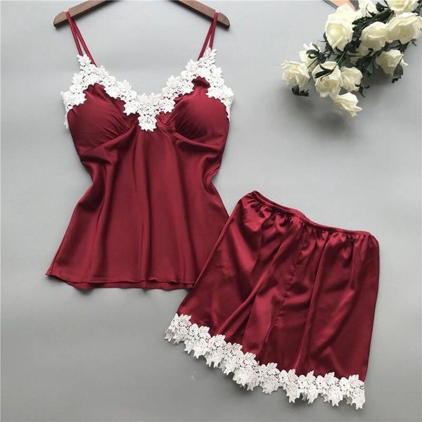 Les soutiens-gorge plus de taille plus de lingerie exotique de taille pour femmes pyjamas pyjamas en dentelle en deux pièces se trouvent des costumes