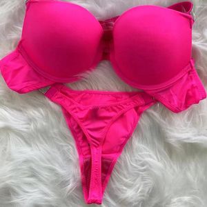 Bras sets en ruine en rondins de soutien-gorge de push-up féminin ensemble de sous-vêtements sexy en gros de la logistique rapide à deux pièces