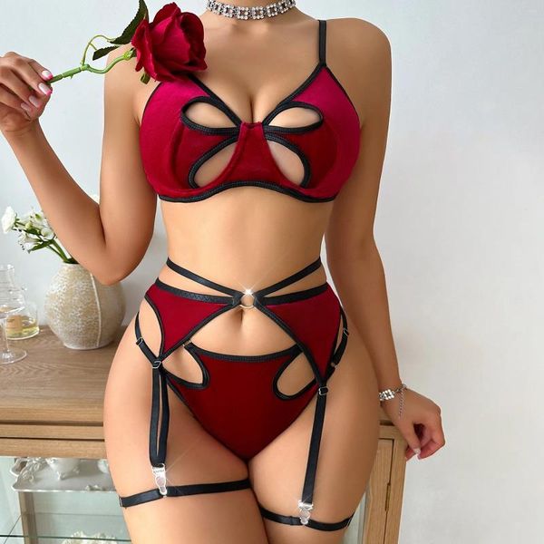 Conjuntos de sujetadores Lencería sensual Sexy Cut Out Bra Set Ropa interior de mujer 3 piezas Erótico Breve Red Tight Panty Garter Kit