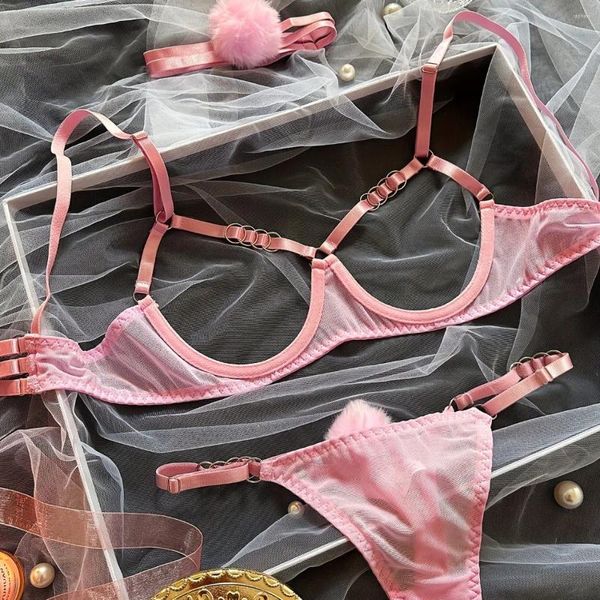 Bras ensembles lingerie sexy et tentation passionnée de la tentation de jeu de rôle