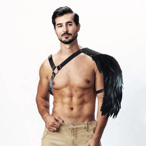 Soutien-gorge Ensembles Sexy Hommes Corps Harnais En Cuir Gay Poitrine Plume Épaule Armure Bras De Retenue Sous-Vêtements Punk Ceinture Vêtements Accessoires