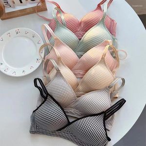 Bh-sets Sexy naadloze dameslingerie Geen stalen ringen Verzamelen Comfortabele strakke beha Strepen Anti-verslapping Kleine zwarte set