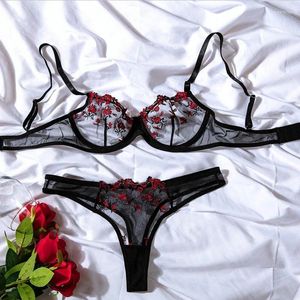 Les soutiens-gorge définissent des maillots de bain sexy femmes Low Rise Lace Lace Flowerd Lingerie Lingerie Sweet Sheer UltraHin Bra Brief Voir à travers Trikini