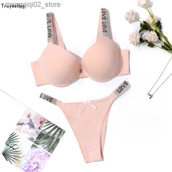 Soutien-gorge Ensembles TrufeelingWomen's Sous-vêtements Ensemble Nouvelle Fille Sexy Bikini Corset Lettre Soutien-Gorge et Strings Culottes B C D Tasse Lingerie Q230922