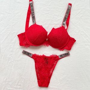 Soutien-gorge Ensembles VS Push Up Soutien-gorge Ensemble Dentelle et Panty Sexy Femmes Broderie Profonde V Lingerie Bonne Qualité Joli Sous-Vêtements