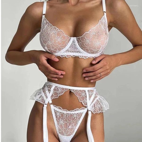 Conjuntos de sujetadores Lencería de boda blanca Sujetador transparente Volantes Ropa interior sensual Mujeres desnudas sin censura Encaje de lujo 3 piezas Íntimo