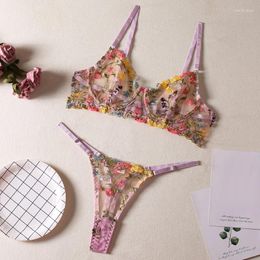 Bras Sets Women Bra et Briefs Lace Flower broderie Perspective sexy