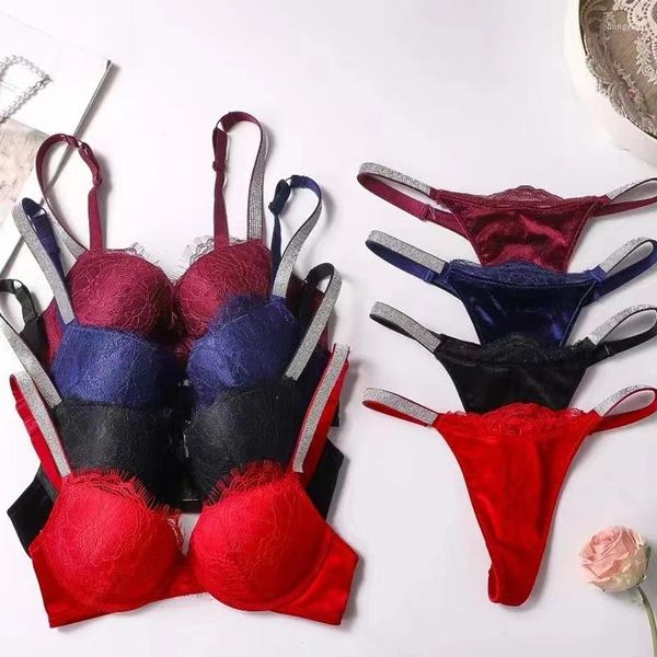 Soutien-gorge Ensembles Sous-vêtements pour femmes Ensemble Sexy Dentelle Soutien-gorge String Haute Qualité V Label Rouge En Gros