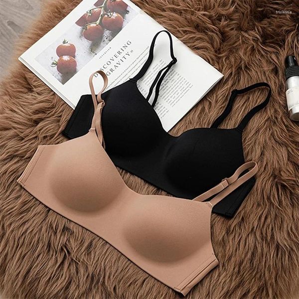 Soutien-gorge Ensembles Femmes Soutien-gorge sexy Couleur unie Lingerie douce Sous-vêtements simples Beau dos respirant sans support de fil métallique Corset de mouvement