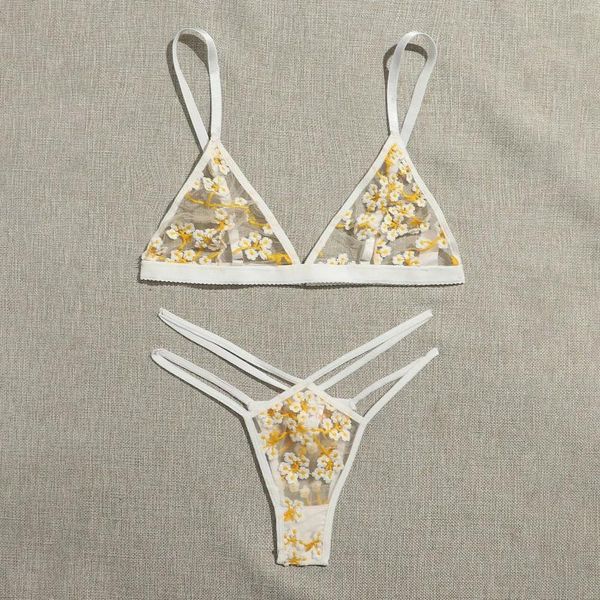 Soutien-gorge Ensembles Femmes Blanc Mesh Lingerie Floral Broderie Transparent Ultrathin Brassiere Avec Strings Sensuel Voir À Travers Des Costumes Érotiques