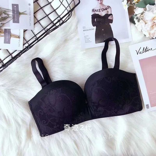 Bras Robe de soutien-gorge non glissée sans bretelles avec une beauté sous-à-terre et ruban de sein invisible sous-vêtements confort y240426k8ff