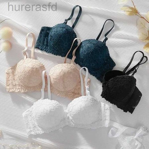 Soutien-gorge épaissis des sous-vêtements pour femmes petits seins se rassemblent avec des anneaux en acier Support supérieur en tasse un soutien-gorge plat double bralette 240410