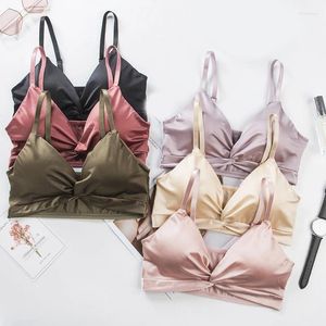 Bras Femmes sous-vêtements Fil Free Satin Soft Bra Deep V Hollow Pladed Lingerie Brassiere Bralette Push Up Up