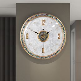 Horloge murale en laiton Regarder l'ormeau d'ormeau moderne Luxury Home salon coin cuivre horloges silencieuses décorations de design d'art intérieur