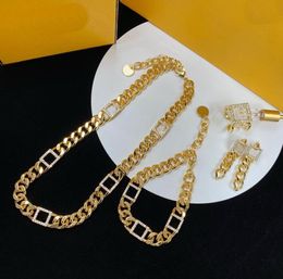 Laiton avec diamants Zircon Collier Bracelet Femmes Gravé F Initiales Lettre Paramètres 18K Or Designer Bijoux Anniversaire Cadeaux De Noël Festifs HFS5 --07