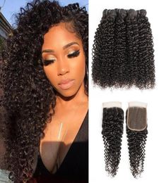 Braziliaanse Jerry Curl-haarbundels met sluiting Natuurlijke kleur 4 bundels met 4x4 vetersluiting 1028 inch Remy Human Hair Extensions1686297