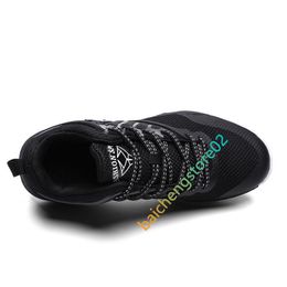 Chaussures de course à lame respirante pour hommes et femmes, baskets de Sport de plein air en maille, confortables, noires, L29