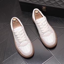 Diseñador transpirable 6517 Fashion White Men Zapatos Estilo de encaje de zapatillas de deporte de fondo suave y gruesa