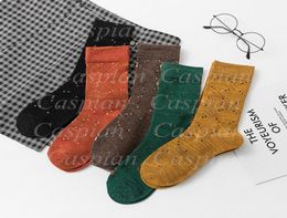 Chaussettes de lettres à paillettes respirantes multicolores femmes de fille fille chaussette pour cadeau mode de bonne qualité entière de haute qualité 1476011