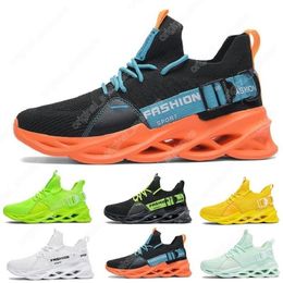 Respirant Hommes Mode Mode Femmes top40-44 Chaussures De Course T10 Triple Noir Blanc Vert Chaussure En Plein Air Hommes Femmes Designer Baskets Sport Formateurs