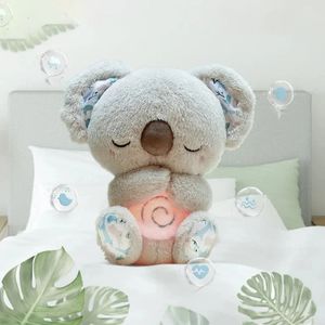 Ademen Koala Baby Sleep en Playmate Koala Musical Gevulde pluche speelgoed met licht geluid Geboren Sensory Comfortabele Baby Gifts 240422