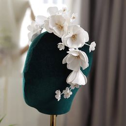 Bruidshaarsieraden Witte Bloem Hoofdbanden Haarbanden Handgemaakte Hoofddeksels Hoofddeksels Voor Bruiden Vrouwen Hoofdtooi Bruiloft Accessoires 240103