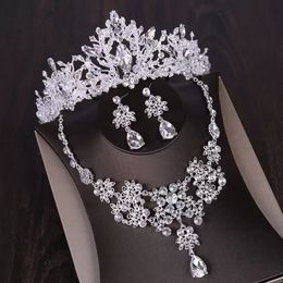 Bruids hoofddeksels bruiloft haaraccessoires bruid sieraden sets Diadema Couronne Mariage S voor vrouwen bloem kroon tiara