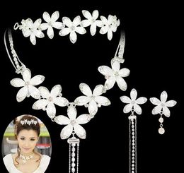 Conjuntos de joyería nupcial accesorios de boda cadena corona tres trajes tiara de boda conjunto de collar nupcial collar Hermosos accesorios para el cabello HT02