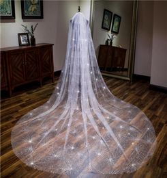 Bruidssluier met kam witte spray glitter 35M super lange bruid bruidssluiers één laag gesneden rand Voile Mariage Court C9896920